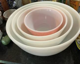 Pyrex Nesting Bowls