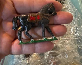 A ton of painted and unpainted lead soldiers