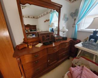 Dresser