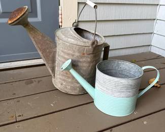 251 vintagegalvanizedwateringcans