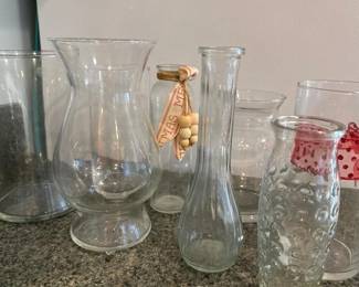 241 assortedclearglassvases