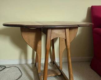373 vintagedropleafgatelegtable