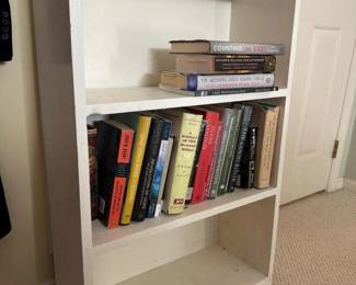 345 whitepaintedbookshelfwithbooks
