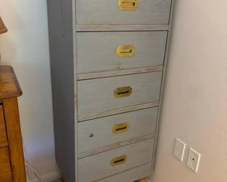 125 graypaintedfivedrawerdresser