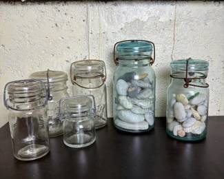 211 vintagecanningjarswithwirebalelids