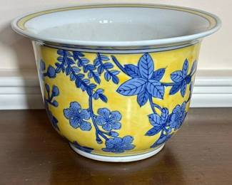 268 blueandyellowporcelainplanterwithf