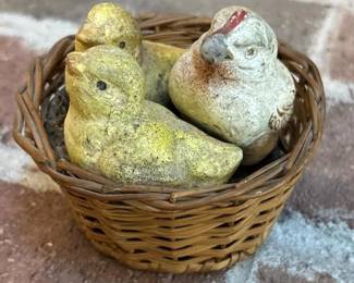 364 vintageceramicchalkwarechicksinaba