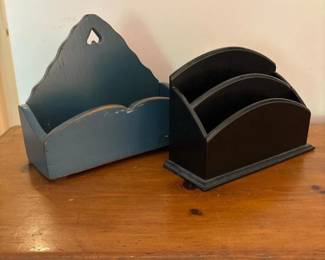 139 pairofwoodendesktoporwallorganizer