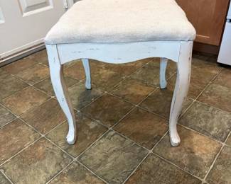 250 upholsteredstoolinfrenchprovincials