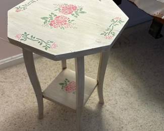 129 handpaintedcottagestylewoodsidetab