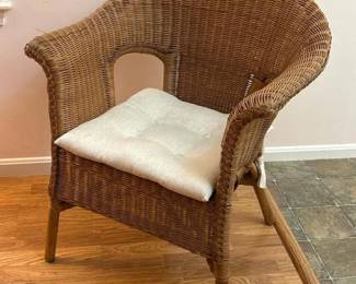 167 wickerarmchairwithcushion