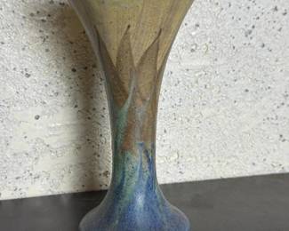 184 artpotterytrumpetvase