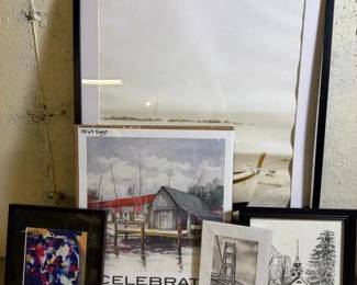 207 assortmentofframedprints