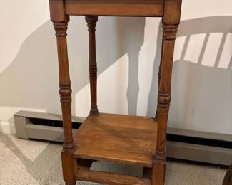 257 antiquestylewoodensidetablewithdra