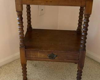 135 antiquespoolturnedsidetablewithdra