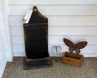 041 colonialstylewallboxandrusticdecor