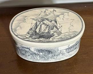 286 decorativeliddedtrinketboxwithship