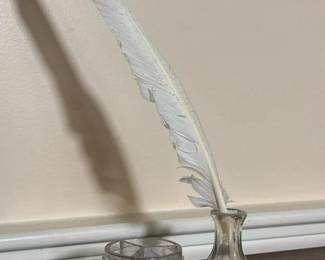116 glassinkwellpenholderandfeatherqui
