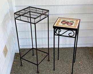 039 pairofdecorativemetalplantstands