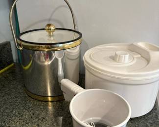 243 plasticsaladspinnerfloursifterandk