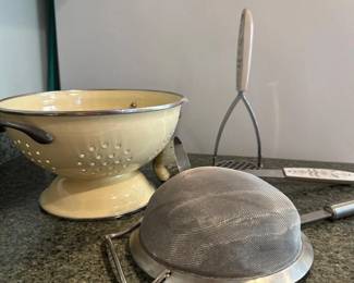 235 colanderwiremeshstrainermetalpotato