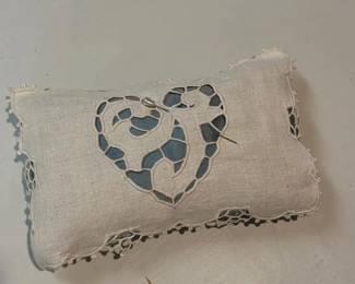 009 vintagepincushion
