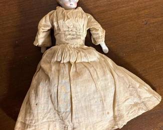 288 antiqueporcelainheaddollinvictorian