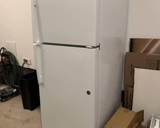 GE Refrigerator / Freezer