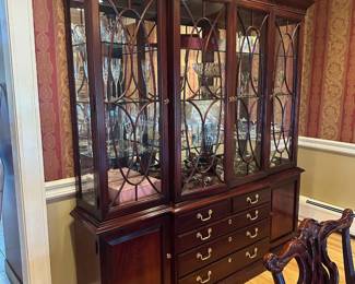Thomasville Gregorian Style Mahogany Dining Table w/ 2 Leaves, 8 Chairs and Breakfront China Cabinet