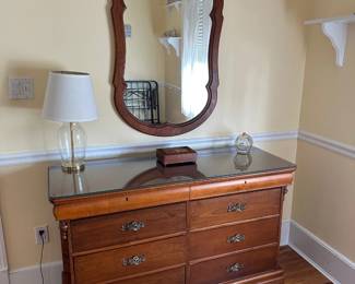 Dresser w/ Mirror