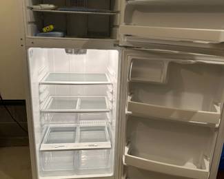 GE Refrigerator / Freezer