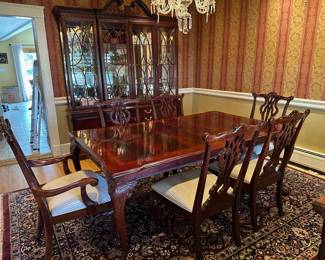 Thomasville Gregorian Style Mahogany Dining Table w/ 2 Leaves, 8 Chairs and Breakfront China Cabinet