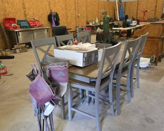 Hightop table and chairs