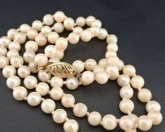 Vintage Hand Knotted Pearl 4mm Necklace With 14k Gold Filagree Clasp 18in