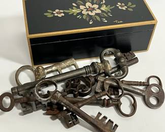 Collection Of 9 Large Antique Skeleton Keys With Decorative Wooden Box