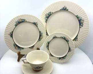 CTBids Title Lenox Rutledge Fine China 5Piece Place Setting Floral Gold Trim D