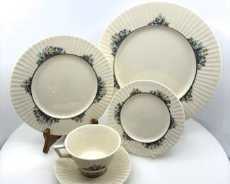 CTBids Title Lenox Rutledge Fine China 5Piece Place Setting Floral Gold Trim C