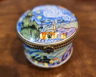 Trinket box by Kevin Chen