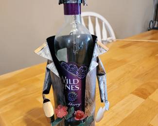Wine bottle holder