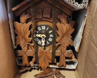 German Black Forest "Leaves and birds" cuckoo clock, brand new in the box