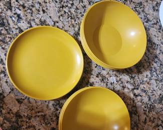 Vintage Tupperware, Harvest Gold