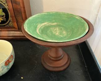Nut/fruit pedestal dish