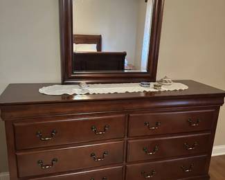 Short dresser (part of sleigh bed and nightstand set)