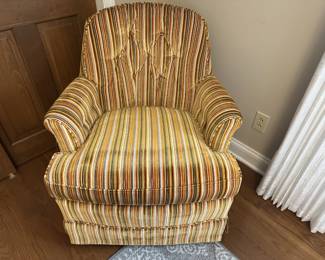 Rocker/Swivel Henredon Brand Fabric chair. Hardly used!