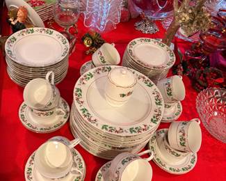 12 piece Christmas Set complete with soup and salad plates