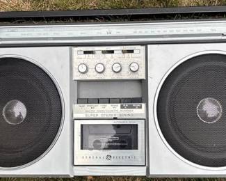 Vintage General Electric GE AMFM Stereo Boombox Cassette Recorder Large Dual Speakers