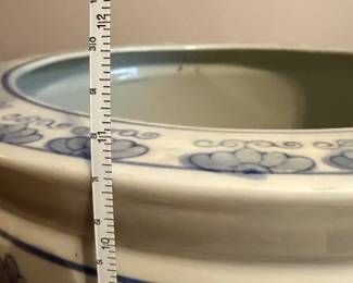 size of blue-and-white porcelain jardinière/cachepot (planter)