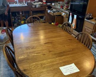 Amish made solid maple table - 2 leaves, 6 chairs. 