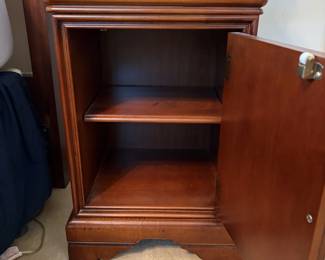 Queen bedroom suite - nightstand