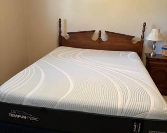 Queen Tempur-pedic Mattress